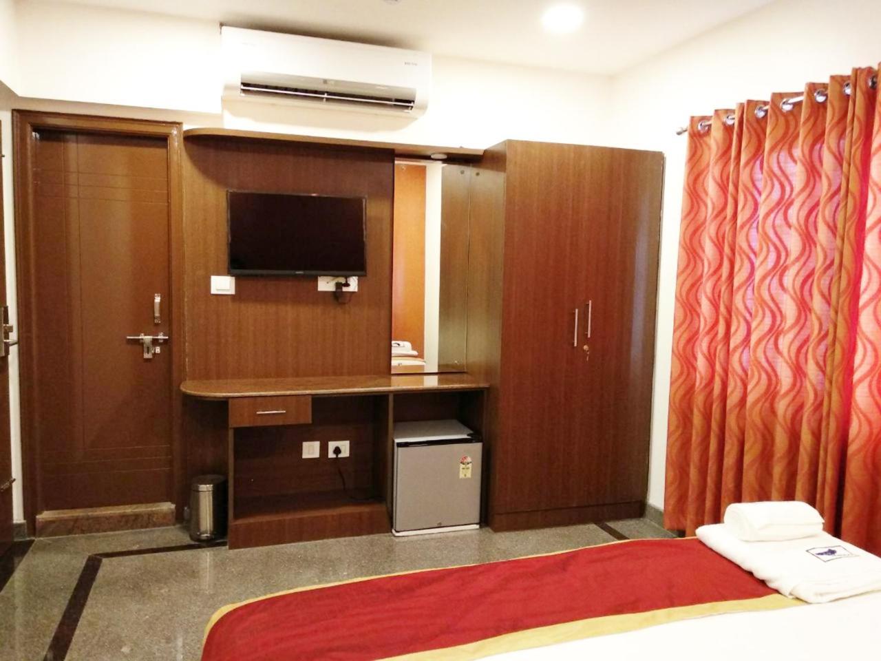 Coastal King Hotel Bangalore Buitenkant foto